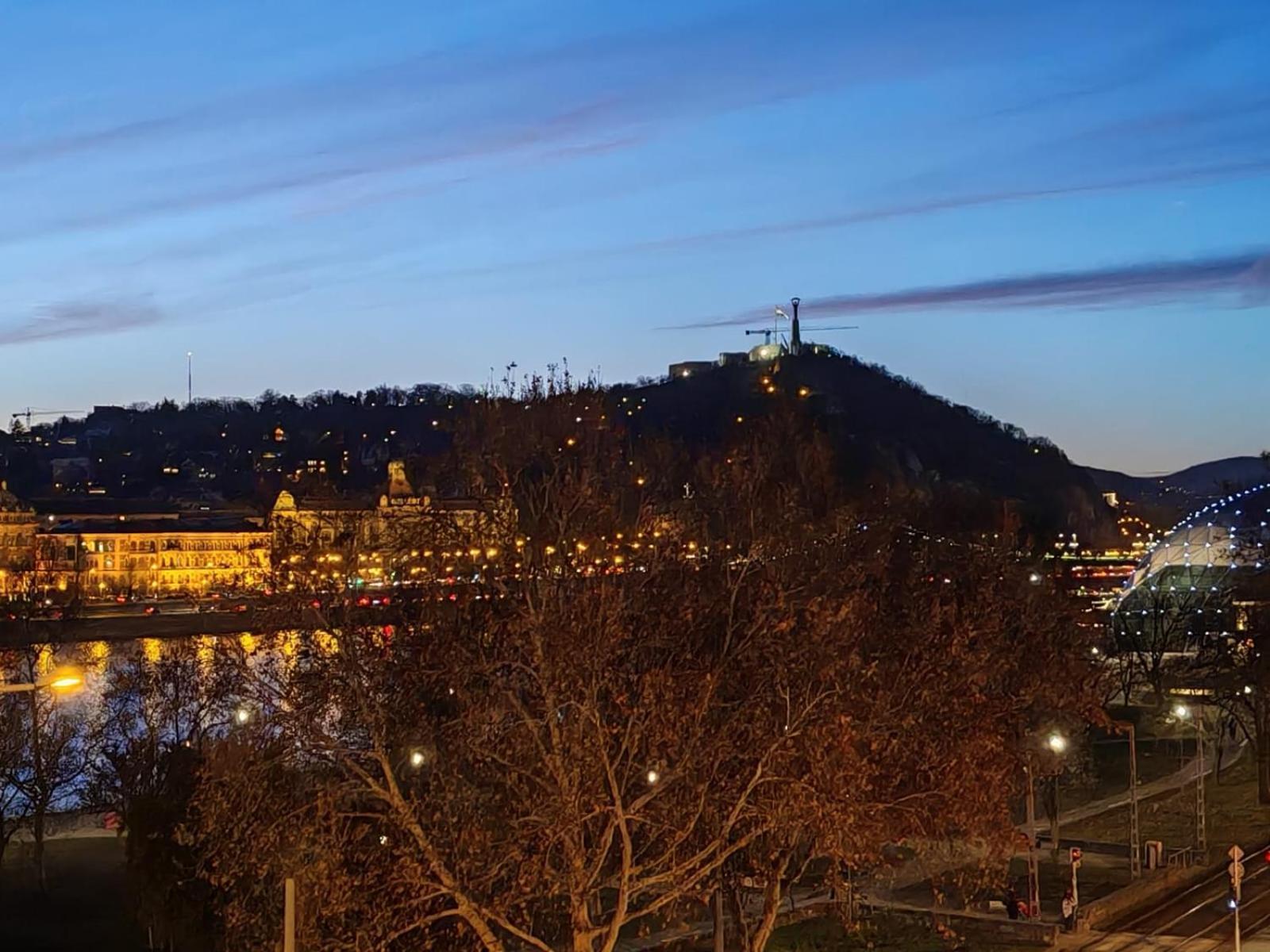 Apartment The Pearl With The Danube And Gellert Hill View Budapest