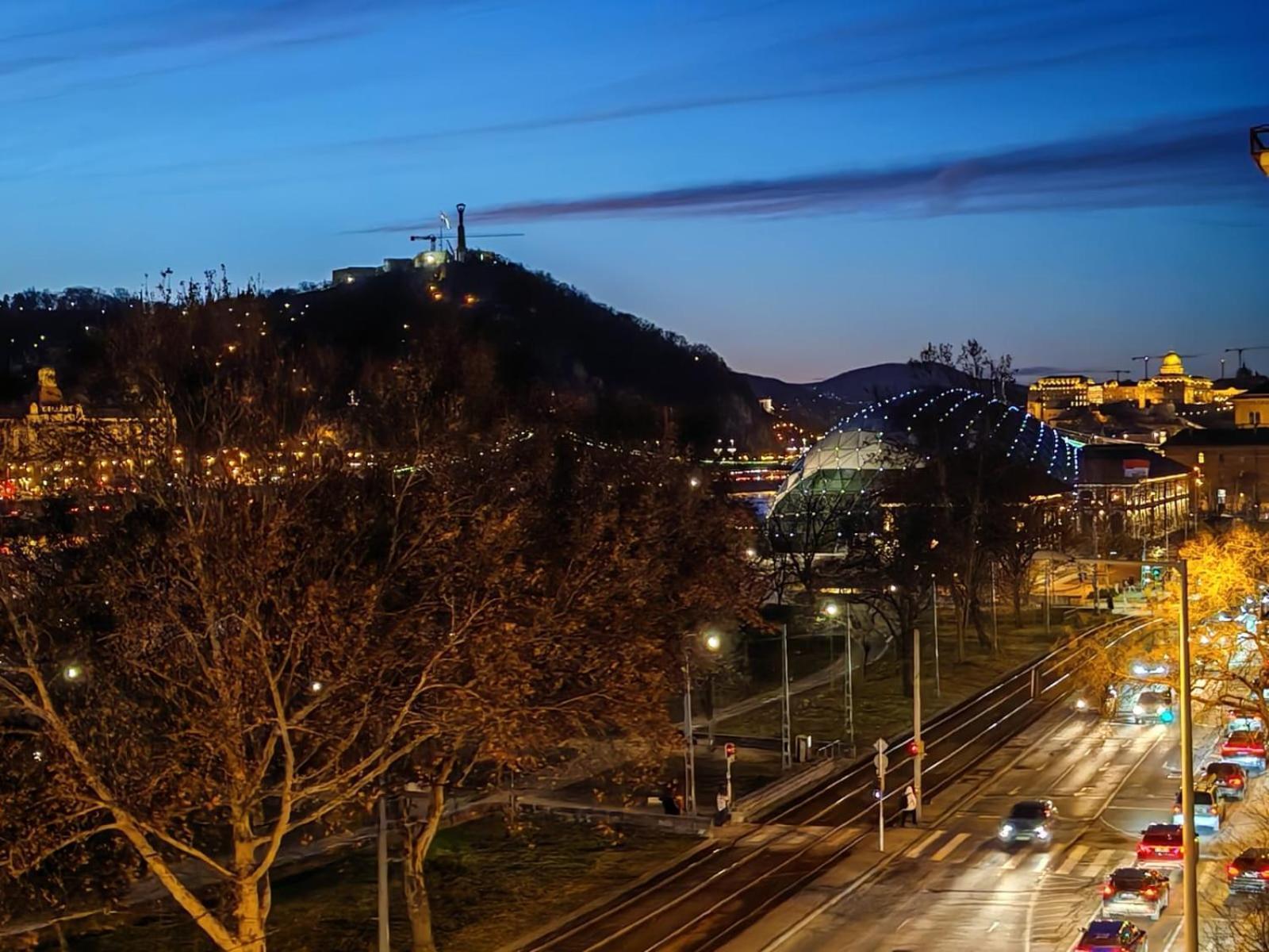 The Pearl With The Danube And Gellert Hill View Apartment